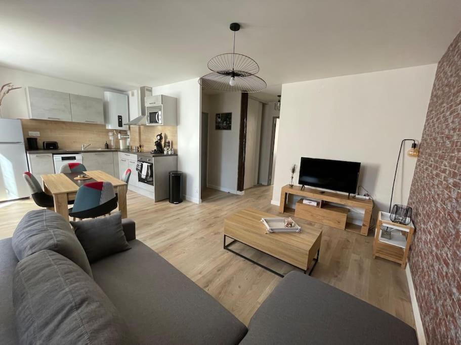 T2Entierement Renove Style Industriel Apartment Rodez Bagian luar foto