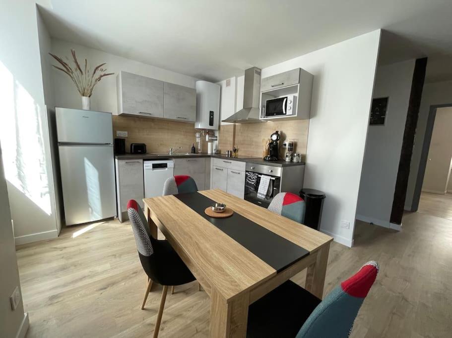 T2Entierement Renove Style Industriel Apartment Rodez Bagian luar foto